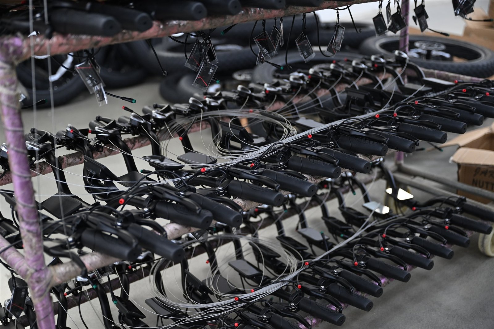 Electric bicycle handlebar and control assemblies